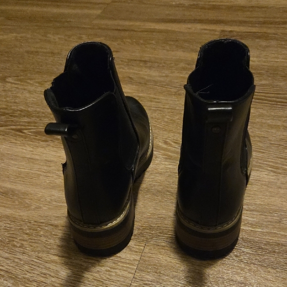 Universal Thread Black Ankle Boots - Picture 3 of 4